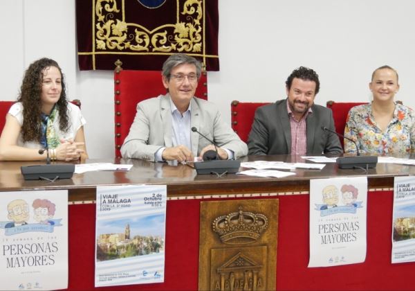 La ciudad de Adra comienza el mes de octubre celebrando la IV Semana de las Personas Mayores