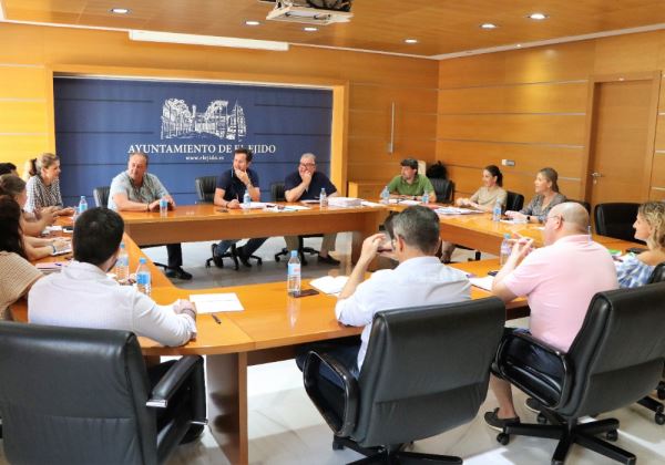 El Ayuntamiento ordena el desalojo de más de 250 personas y el derribo de 120 chabolas