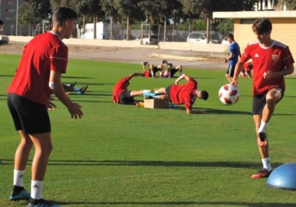 La UD Almería B recibe el domingo la visita del Huétor Vega
