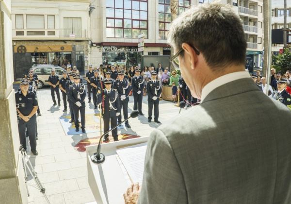 La Policía Local de Adra celebra la fiesta de los Santos Ángeles Custodios con un emotivo acto