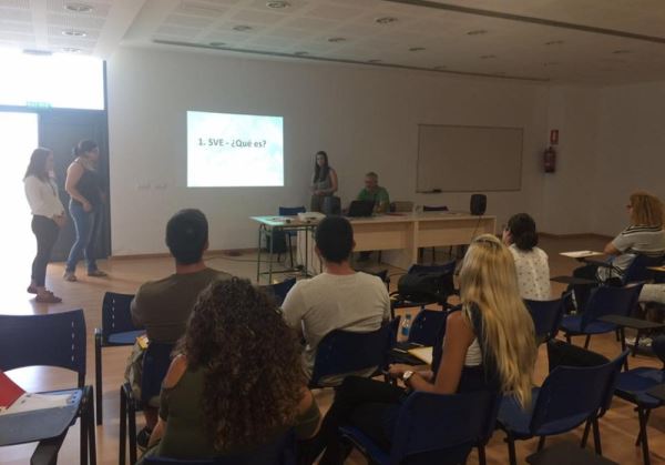 'Abrazos y Cultura', título del taller código joven a impartir en los IES La Puebla y Villa de Vícar