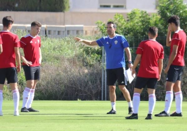 Fernando Santos, 'Nandinho', sustituye a Esteban Navarro en el Almería B