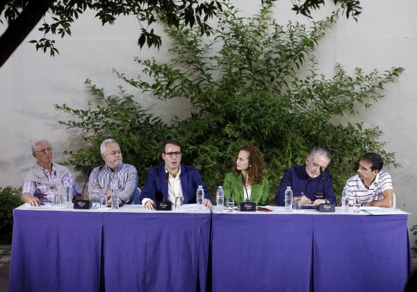 Una mesa redonda sitúa al turismo y la sostenibilidad como eje del futuro de La Alpujarra