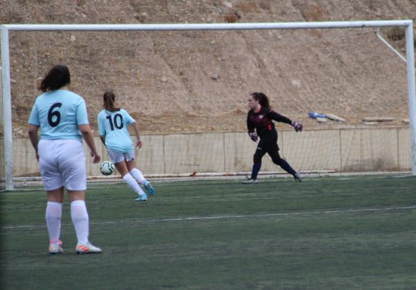 Debut en casa a lo grande del CD El Ejido Femenino