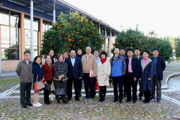Junta recibe a una delegación de China interesada en la innovación agroalimentaria