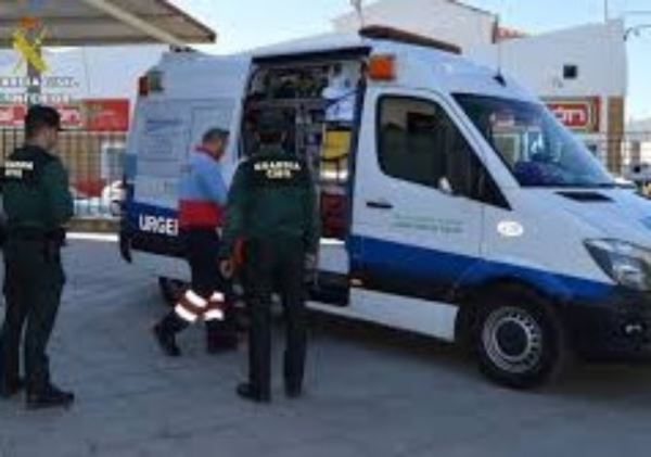 La Guardia Civil auxilia a una persona por inhalación de gas en el municipio de Berja