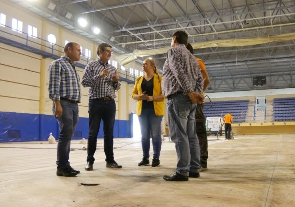 Comienzan las obras de renovación integral de la pista del Pabellón Municipal de Deportes de Adra