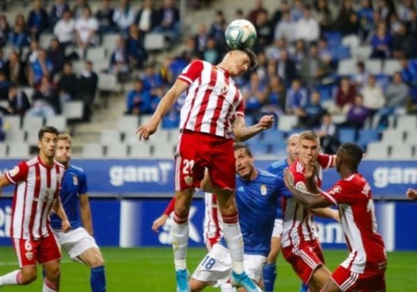 La UD Almería empata con el Oviedo en el Carlos Tartiere