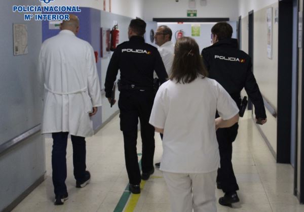 La Policía Nacional detiene a la agresora de una facultativa del hospital provincial Torrecárdenas