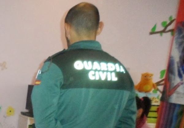 La Guardia Civil detiene a una persona por un delito de exhibicionismo ante menores en un parque infantil de Berja