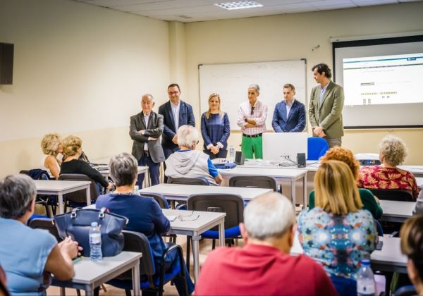 La Universidad de Mayores inicia un nuevo curso en su sede de Roquetas de Mar con 143 alumnos