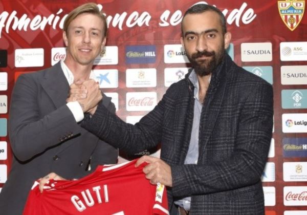 El Almería presenta a Guti como nuevo entrenador del primer equipo