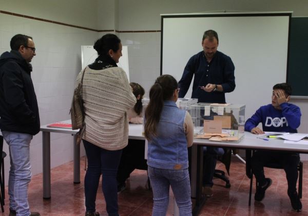 PSOE gana las elecciones pero se enfrenta a una conformación de gobierno complicada