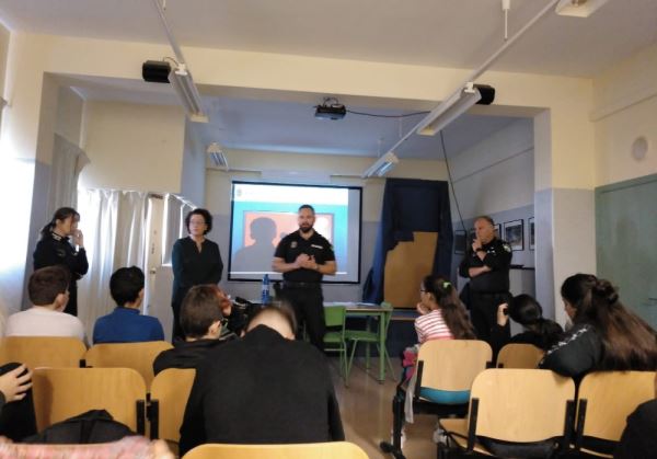 Sesiones para prevenir el acoso escolar entre el alumnado del IES Villa de Vícar