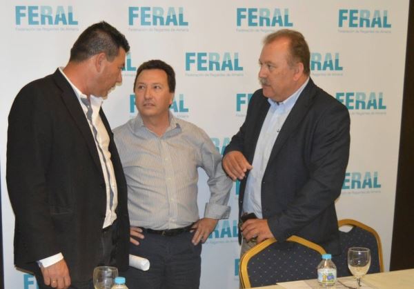 La Federación de Regantes y la Mesa del Agua de Almería apoyan el paro general agrario del 19N