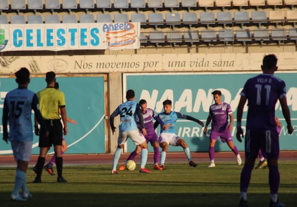 El CD El Ejido vence al Real Jaén en un partido intenso hasta el pitido final