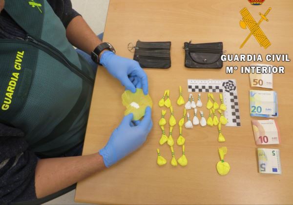 La Guardia Civil detiene a un activo vendedor de droga a domicilio en Adra