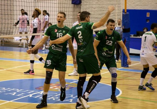 Victoria de Unicaja Almería ante Urbia Voley Palma