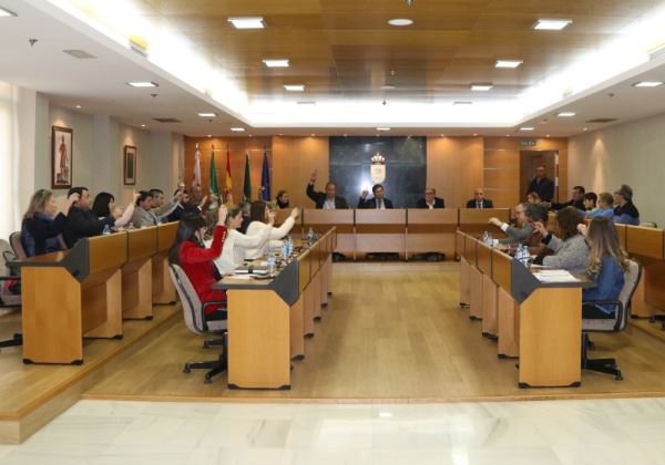 El Pleno de El Ejido aprueba la solicitud al juzgado de lo mercantil para que declare la resolución de la concesión a Elsur