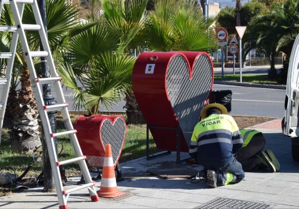 Corazones para la recogida de tapones en Vícar