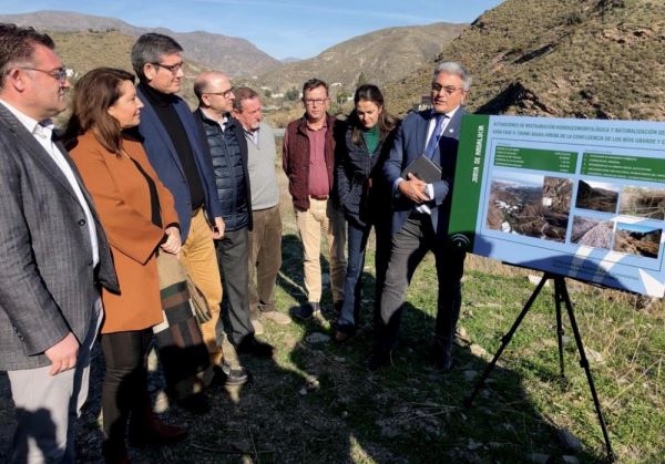 Crespo anuncia la licitación de la segunda fase de restauración del río Adra