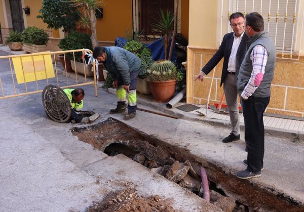 Comienzan las obras de mejora de la red de pluviales del barrio Santa Cruz en Berja