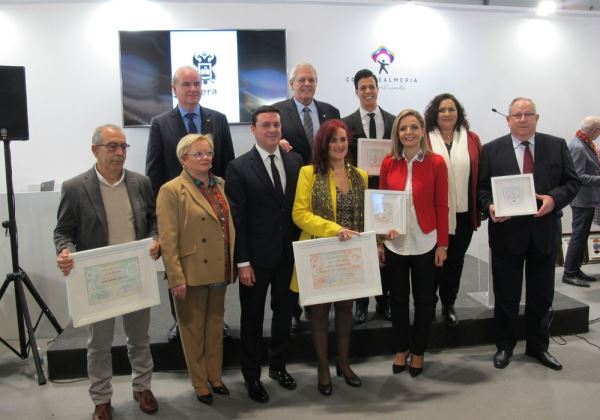 Vera premia con sus 'Soles de oro' al turismo naturista