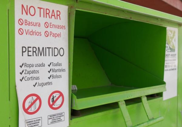 Adra recicla más de 24 toneladas de productos textiles en un año