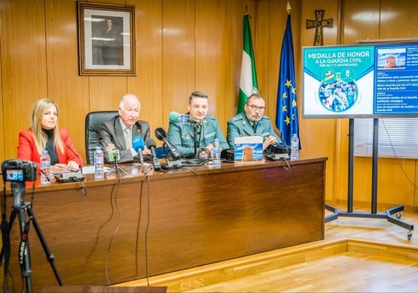 Roquetas muestra su agradecimiento a la Guardia Civil con una semana de actos