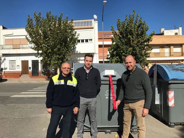 Llega a Abla la campaña de precintado de contenedores del Consorcio de Residuos