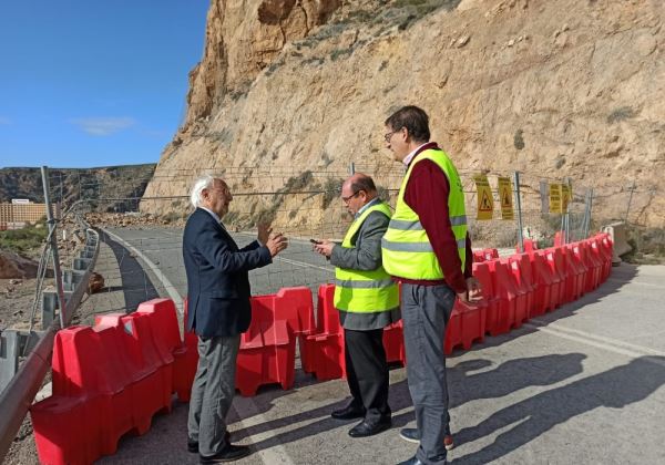 El subdelegado del Gobierno visita las obras de emergencia de El Cañarete