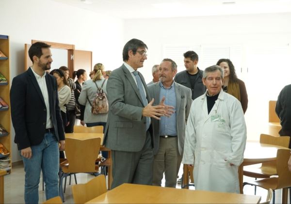 El alcalde de Adra inaugura el Centro de Usos Múltiples y Consultorio Médico de La Curva