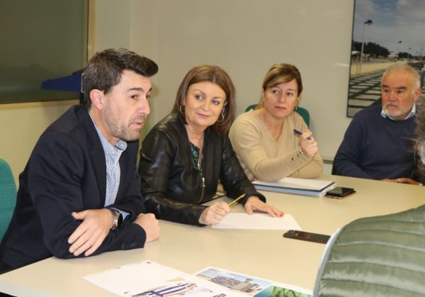 El Ejido prepara sus playas para la Semana Santa