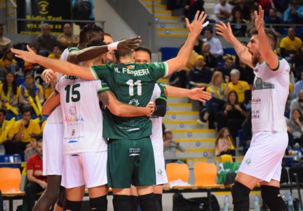 Unicaja Almería visita a Textil Santanderina