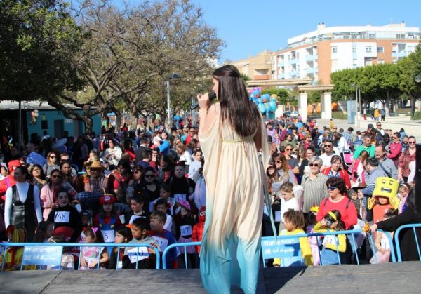 El Ejido vive su día grande de Carnaval y el Entierro de La Sardina