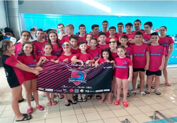 El Club de Natación Mare Nostrum consigue 13 medallas en el V Trofeo Ciudad de Berja