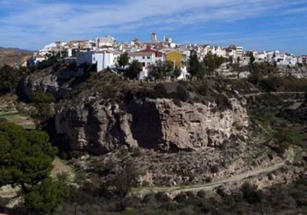 Adelante Andalucía denuncia ante el Seprona presuntos vertidos ilegales en Macael