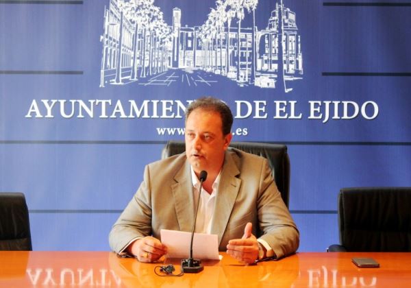 El Ejido inicia un plan de actualización de la señalización postal