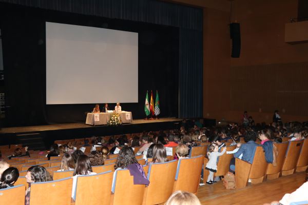 Concluye la Semana de la Infancia con una charla sobre la educación con afecto