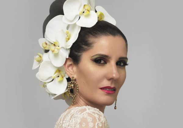 Diana Navarro presenta su gira 'Inesperado' en el Centro Cultural de Adra