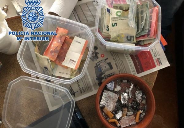 La Policía Nacional desmantela un punto de venta de droga en el Barrio de la Plaza de Toros