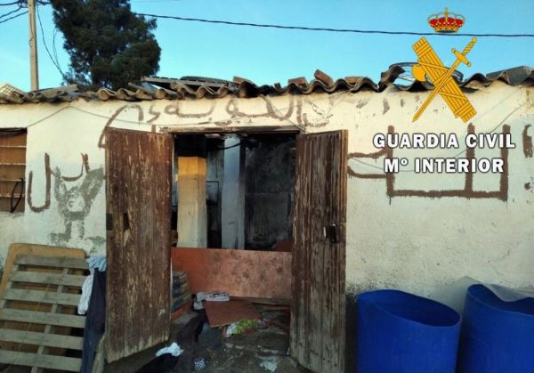 La Guardia Civil auxilia a dos personas en un incendio en San Isidro