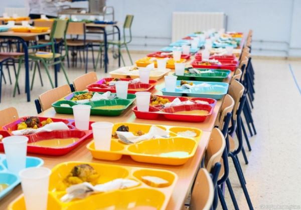 La Consejería de Educación garantizará las tres comidas a los escolares en riesgo de exclusión social