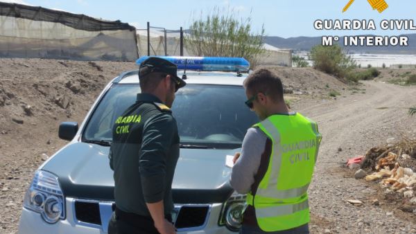 La Guardia Civil detiene a dos personas presuntos autores de un delito de robo con violencia