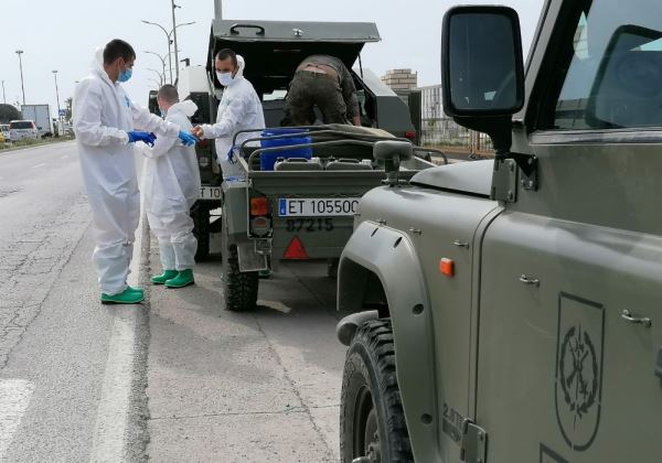 La Legión se desplaza a Adra para apoyar las labores de desinfección