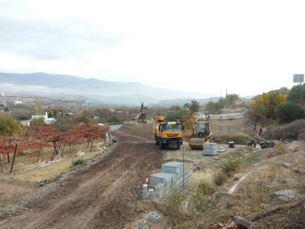 Junta mejora la seguridad de la vía de servicio en el kilómetro 337 de la A-92, en Abla