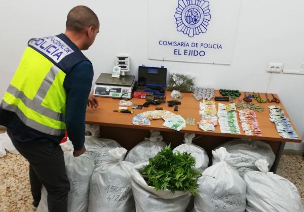 Desarticulada una organización criminal asentada en Vícar