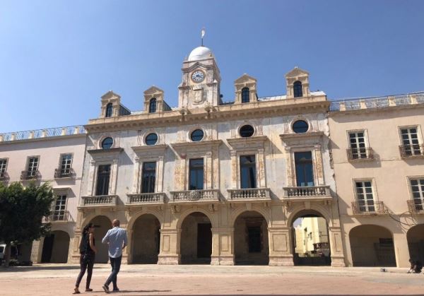 Almería aprueba las bases de la convocatoria de ayudas para negocios cerrados por el Covid-19