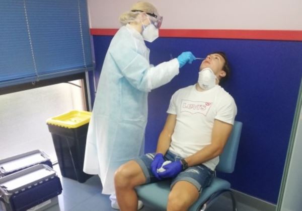 El Almería se somete a los test médicos antes de iniciar los entrenamientos