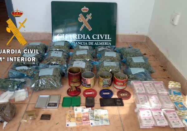 La Guardia Civil desmantela un activo punto de venta de drogas en Roquetas de Mar